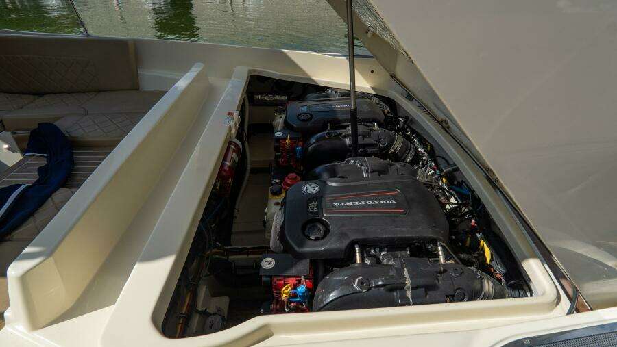 Corsair 28ft Chris Craft Yacht For Sale