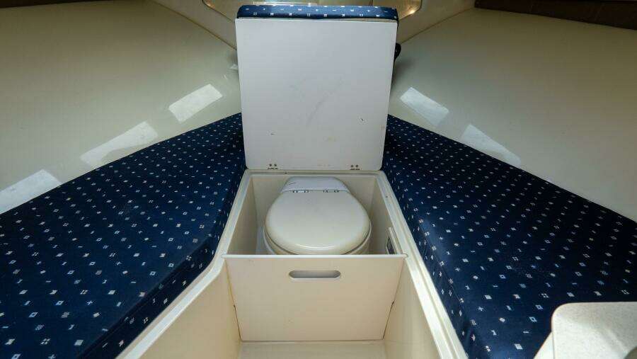 Corsair 28ft Chris Craft Yacht For Sale