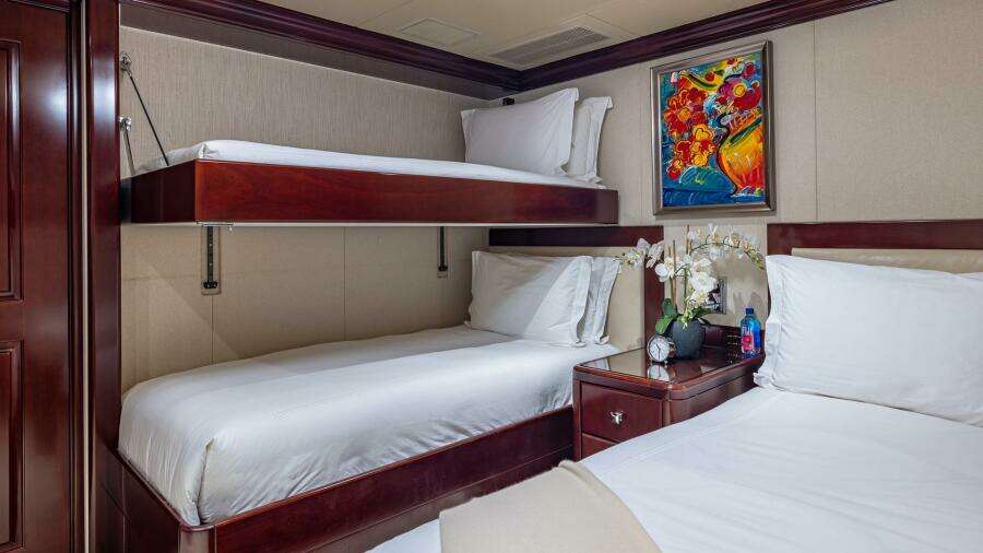 Forward Starboard Guest Stateroom