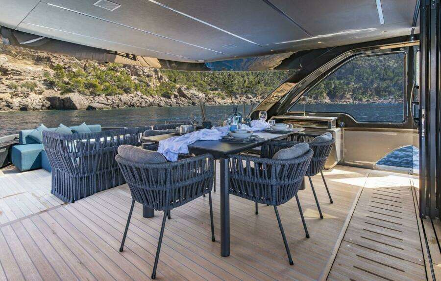 62ft Explorer Yacht For Sale