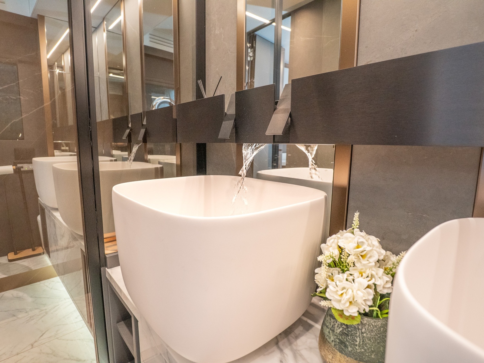 62' 2024 Explorer EX62