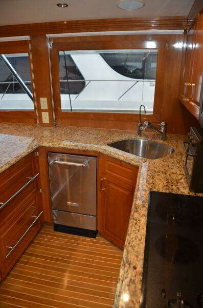 2001 55 Hatteras Convertible STEEL DREAMIN