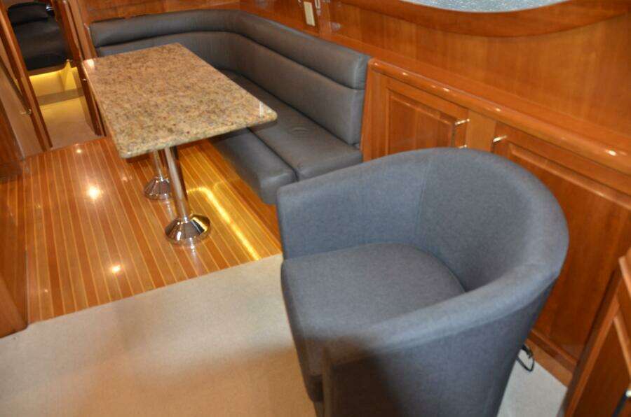 2001 55 Hatteras Convertible STEEL DREAMIN