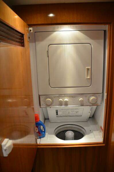 2001 55 Hatteras Convertible STEEL DREAMIN