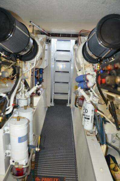 2001 55 Hatteras Convertible STEEL DREAMIN