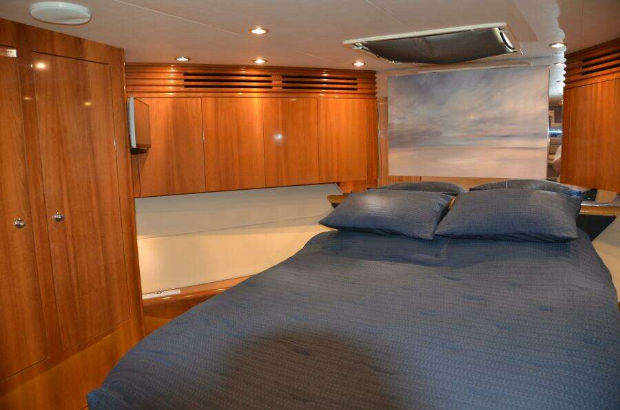 2001 55 Hatteras Convertible STEEL DREAMIN