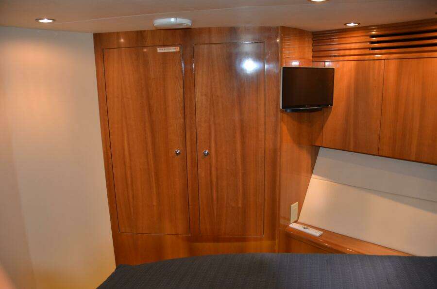 2001 55 Hatteras Convertible STEEL DREAMIN