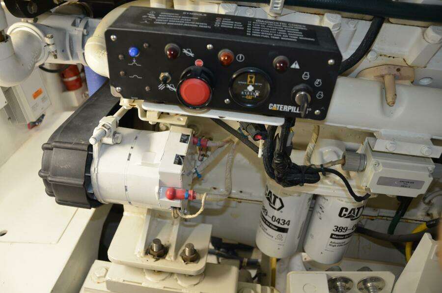 2001 55 Hatteras Convertible STEEL DREAMIN