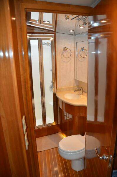 2001 55 Hatteras Convertible STEEL DREAMIN