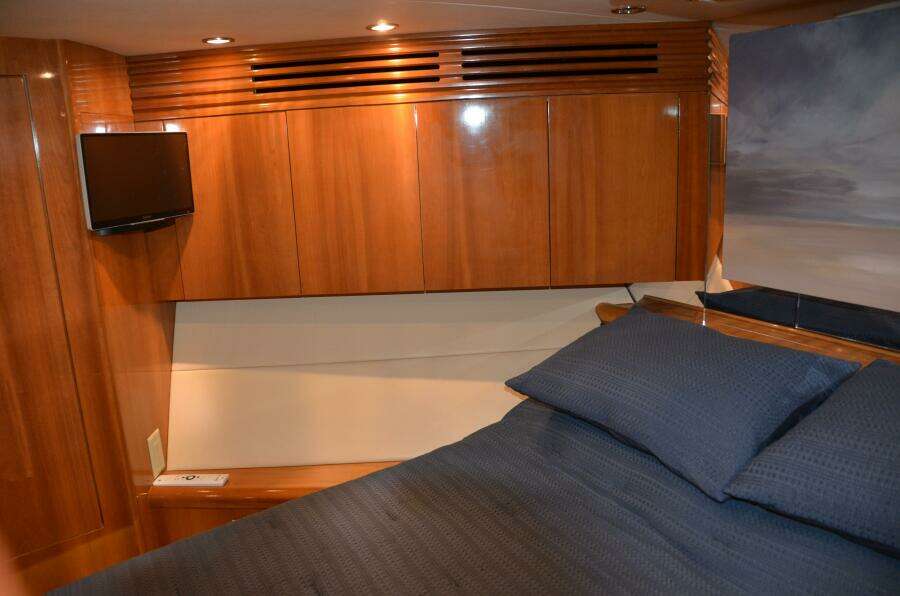 2001 55 Hatteras Convertible STEEL DREAMIN