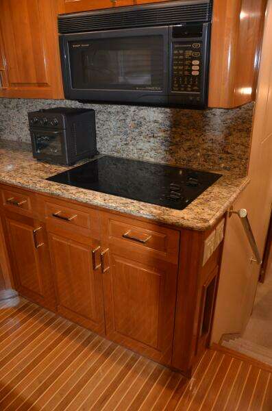 2001 55 Hatteras Convertible STEEL DREAMIN