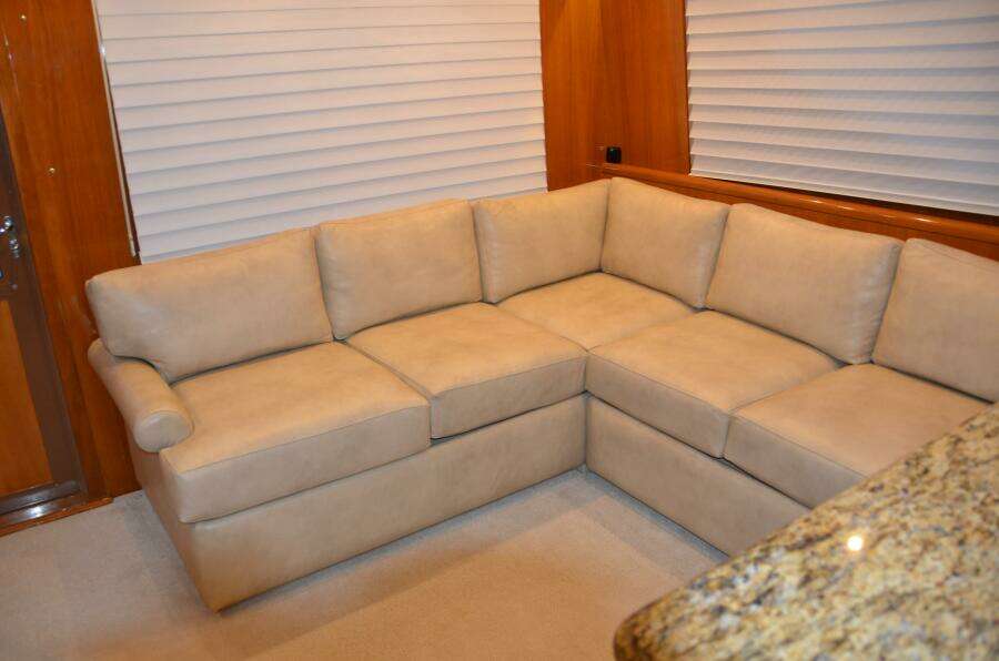 2001 55 Hatteras Convertible STEEL DREAMIN