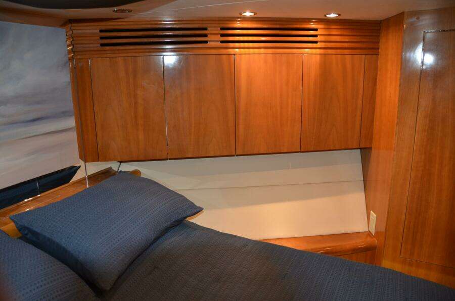 2001 55 Hatteras Convertible STEEL DREAMIN