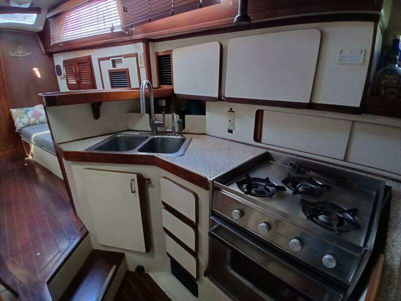 Star Gazer 43ft Irwin Yacht For Sale