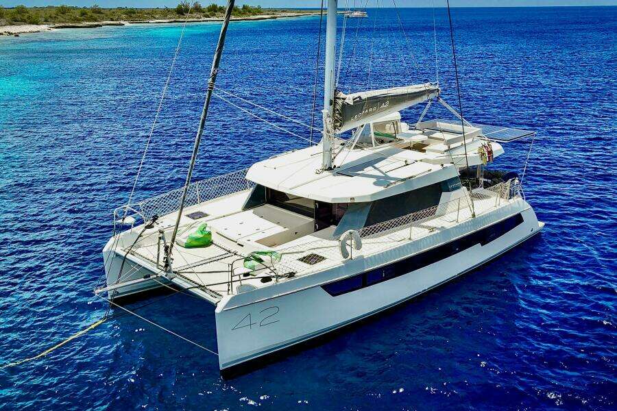 Momentum 42ft Leopard Yacht For Sale Momentum 42ft Leopard Yacht For Sale