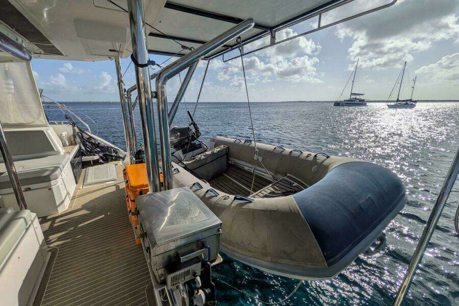 Momentum 42ft Leopard Yacht For Sale Momentum 42ft Leopard Yacht For Sale