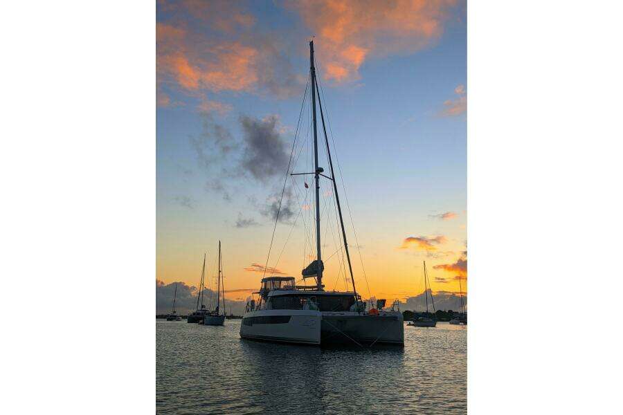 Momentum 42ft Leopard Yacht For Sale Momentum 42ft Leopard Yacht For Sale