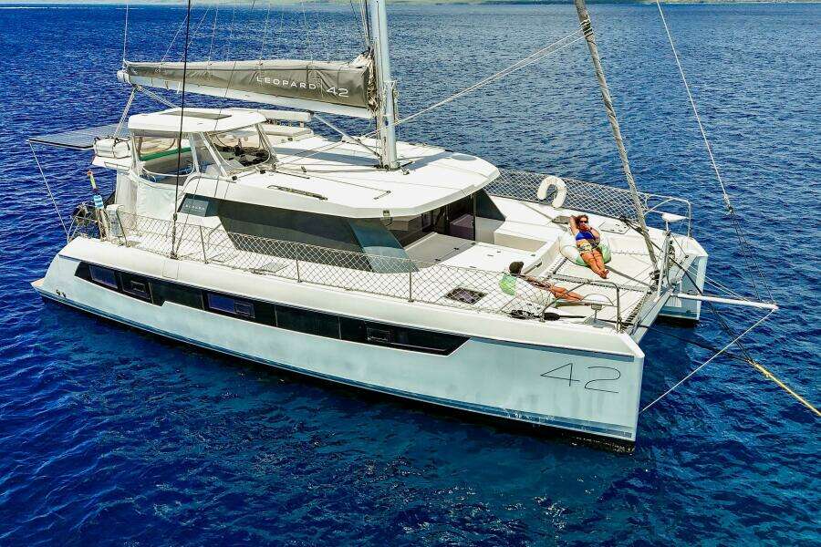 Momentum 42ft Leopard Yacht For Sale Momentum 42ft Leopard Yacht For Sale