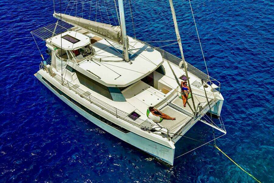 Momentum 42ft Leopard Yacht For Sale Momentum 42ft Leopard Yacht For Sale