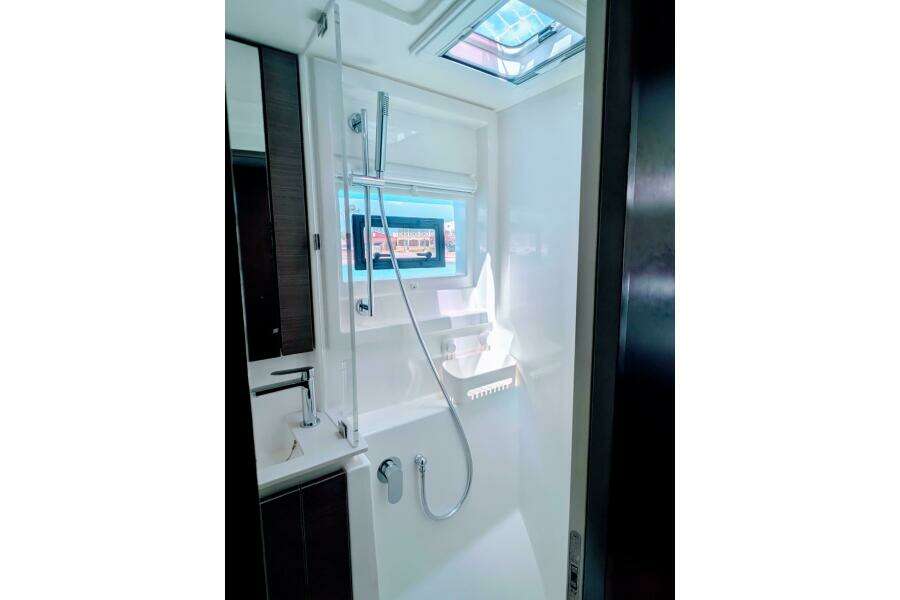 Momentum 42ft Leopard Yacht For Sale Momentum 42ft Leopard Yacht For Sale