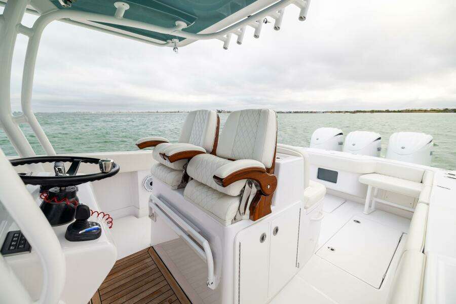 38ft Jupiter Yacht For Sale