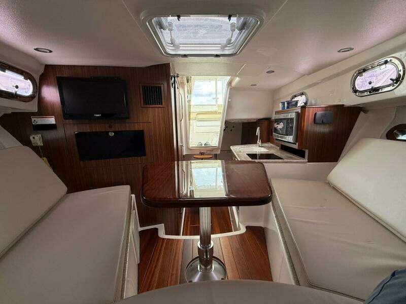 32ft Pursuit Yacht For Sale 32ft Pursuit Yacht For Sale