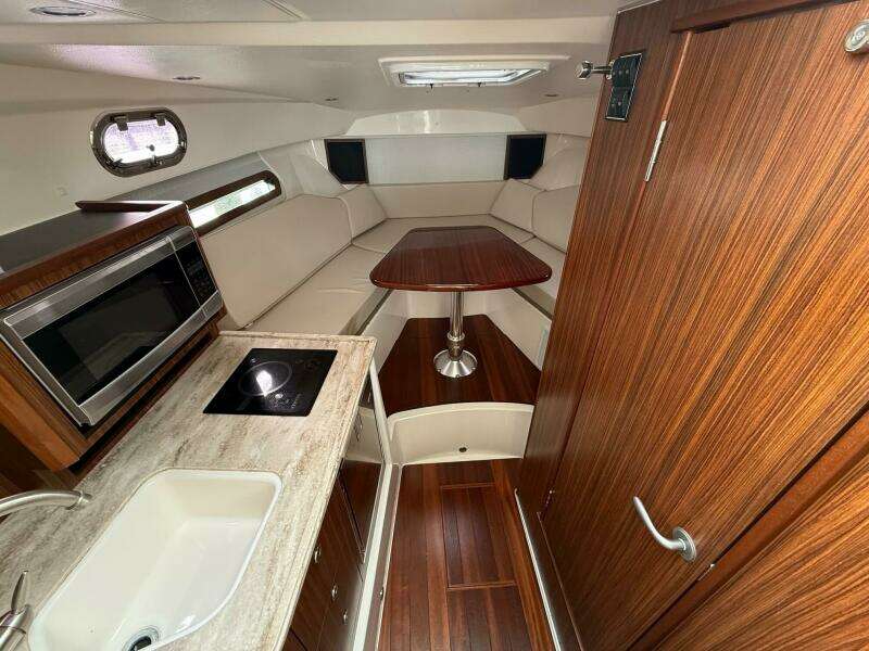 32ft Pursuit Yacht For Sale 32ft Pursuit Yacht For Sale