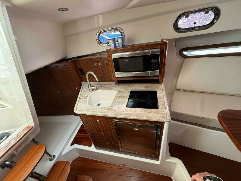 32ft Pursuit Yacht For Sale 32ft Pursuit Yacht For Sale