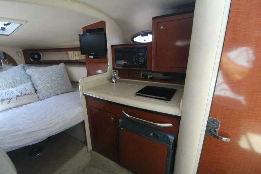 28ft Sea Ray Yacht For Sale