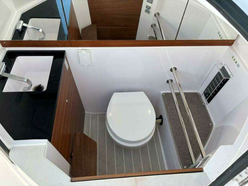 28ft Axopar Yacht For Sale