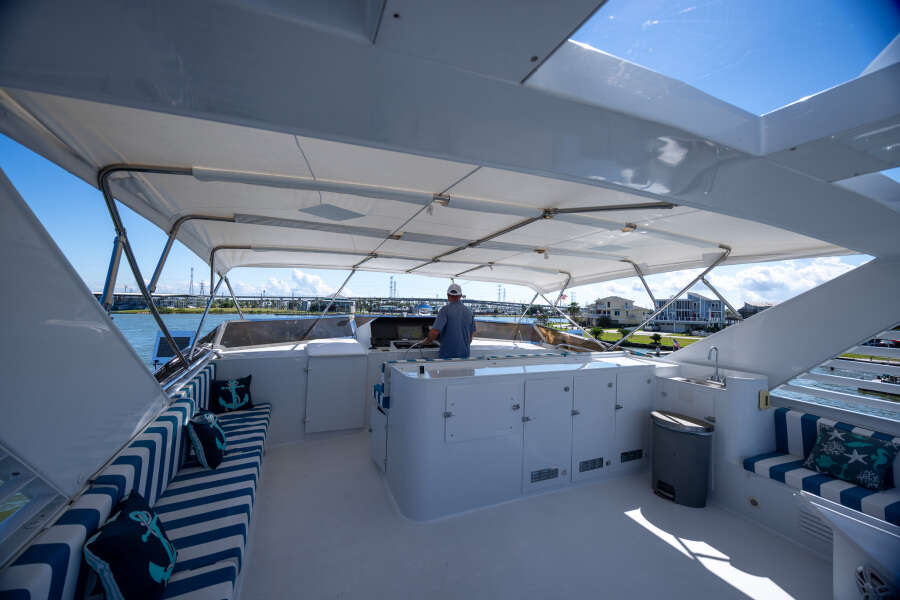 104ft Broward Yacht For Sale