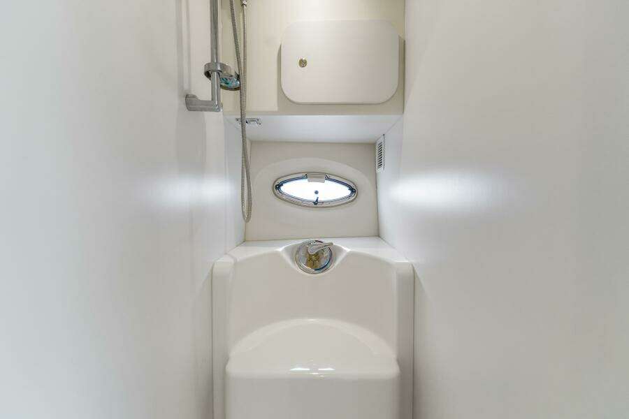 Water Cave 38ft Silverton Yacht For Sale