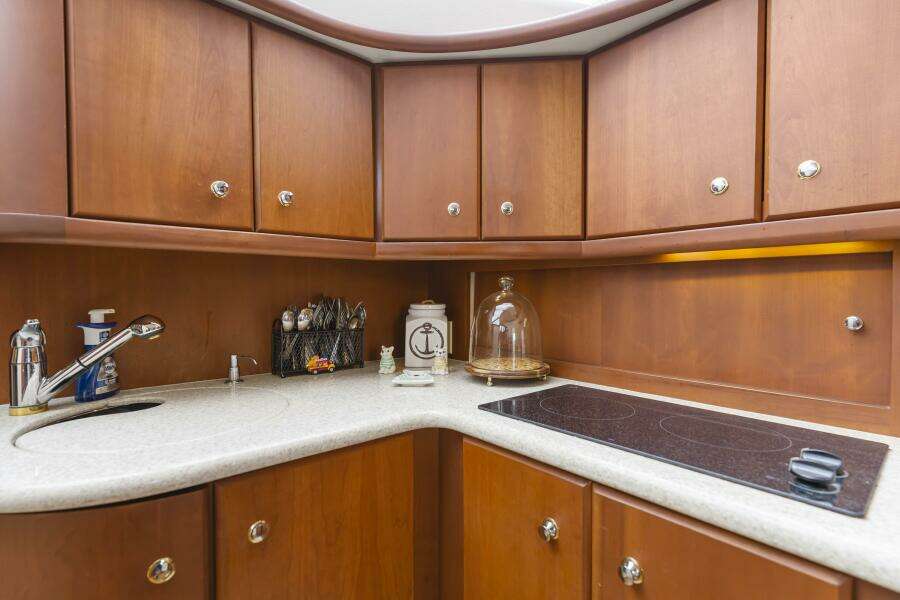 Water Cave 38ft Silverton Yacht For Sale