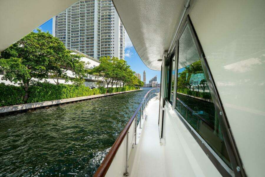 dharma 53ft Hatteras Yacht For Sale