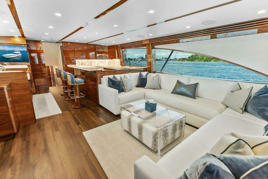 2026 Viking 82 Convertible- TEAM HARVEY I- Salon