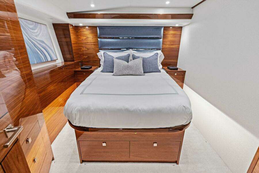 2026 Viking 82 Convertible- TEAM HARVEY I- STBD Guest Sateroom