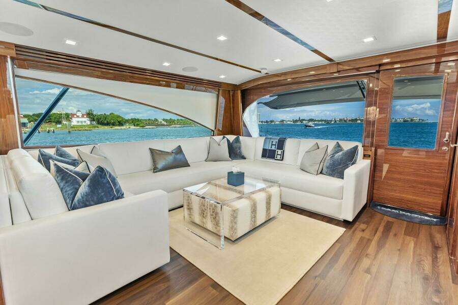 2026 Viking 82 Convertible- TEAM HARVEY I- Salon