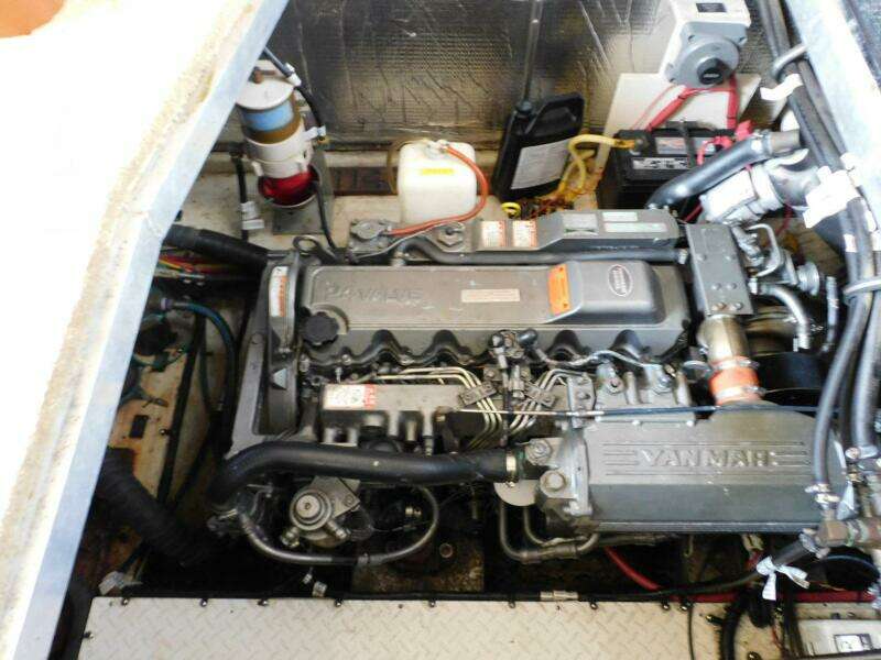 37ft Cruisers Yachts Yacht For Sale