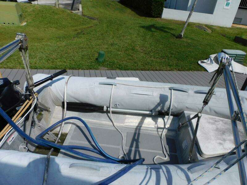 37ft Cruisers Yachts Yacht For Sale