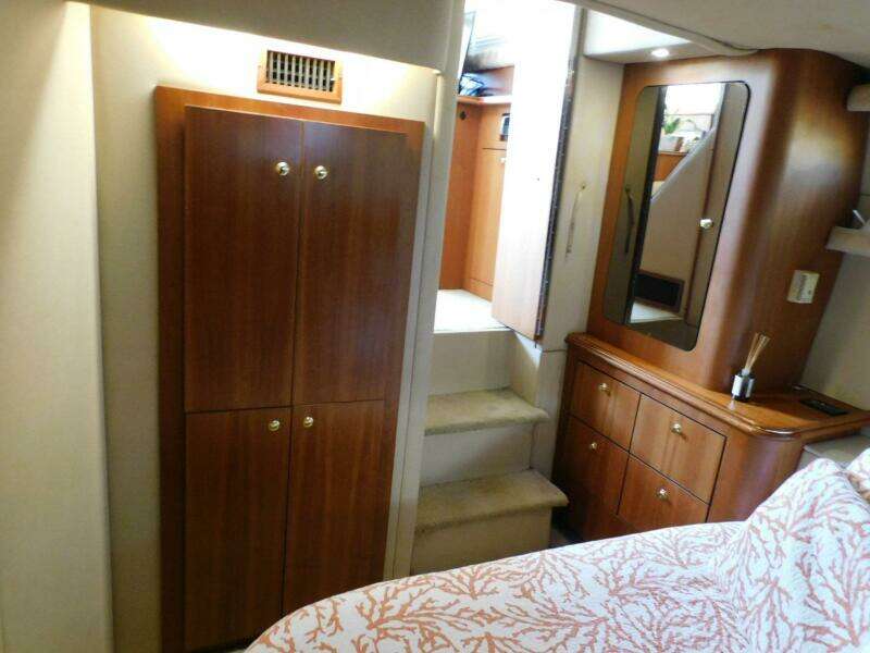 37ft Cruisers Yachts Yacht For Sale