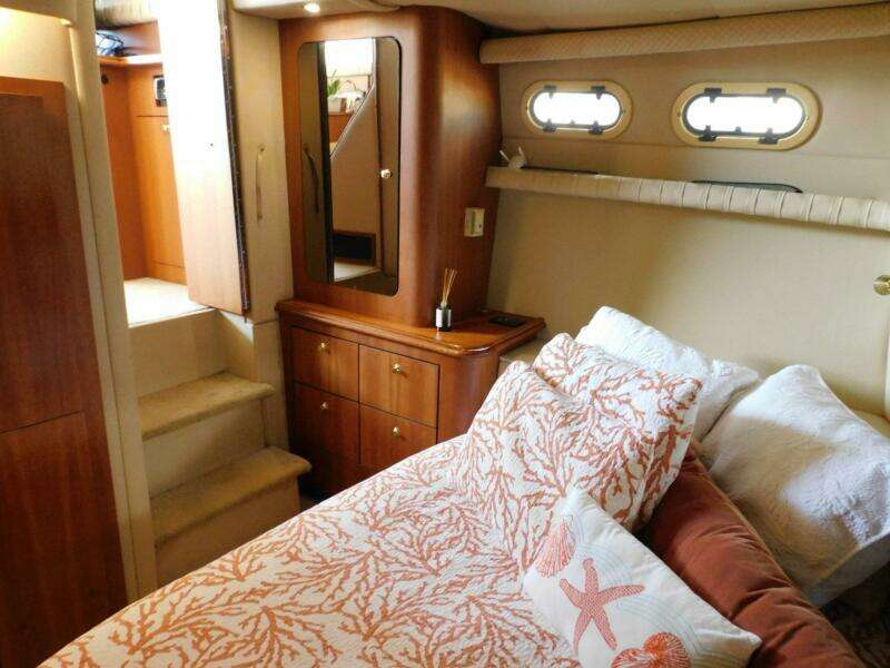 37ft Cruisers Yachts Yacht For Sale