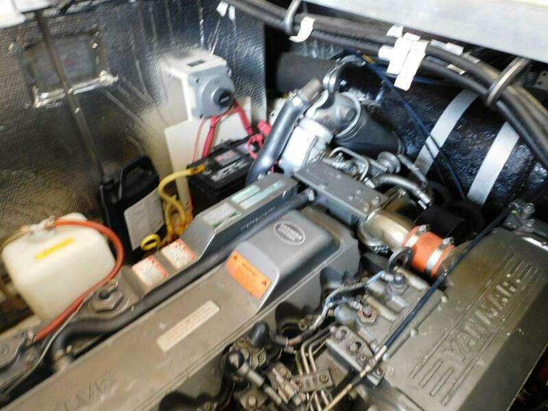 37ft Cruisers Yachts Yacht For Sale