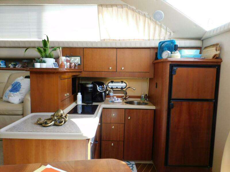37ft Cruisers Yachts Yacht For Sale