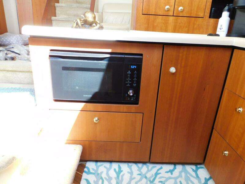 37ft Cruisers Yachts Yacht For Sale