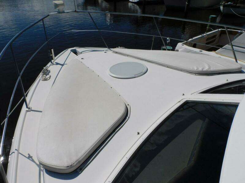 37ft Cruisers Yachts Yacht For Sale
