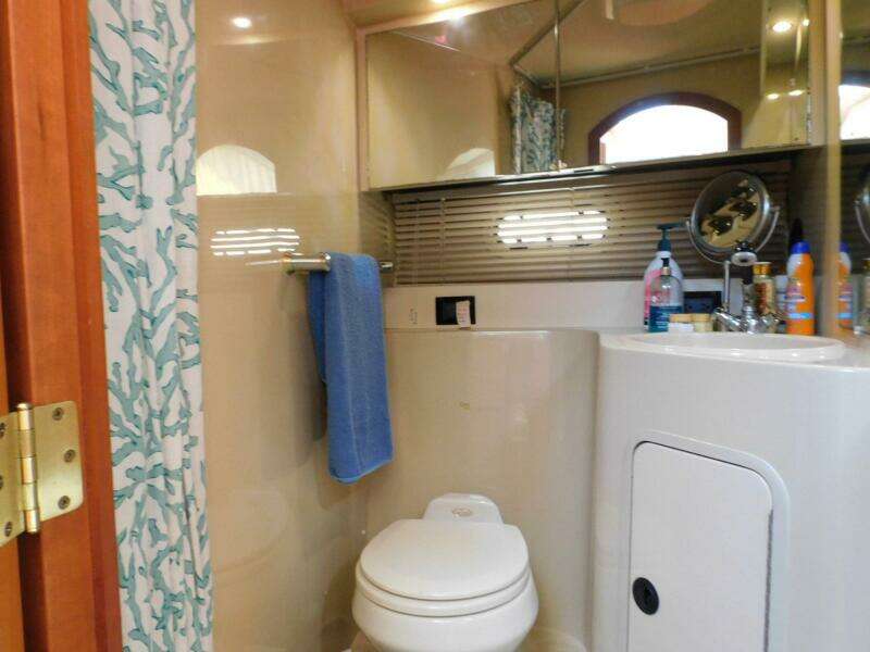 37ft Cruisers Yachts Yacht For Sale