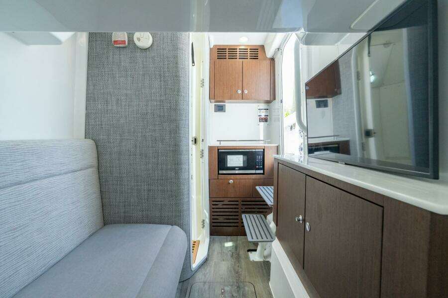 PAPA ROACH III 37ft Everglades Yacht For Sale