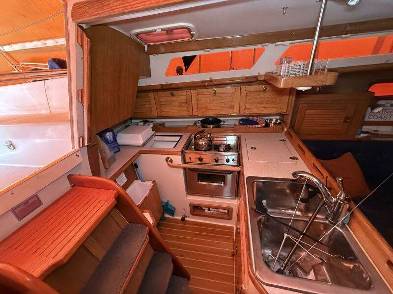 Finisterre 36ft Catalina Yacht For Sale