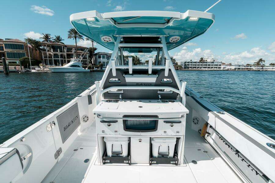 33ft Blackfin Yacht For Sale