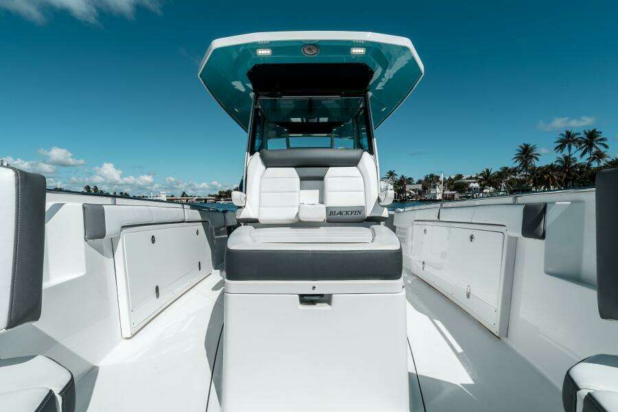 33ft Blackfin Yacht For Sale